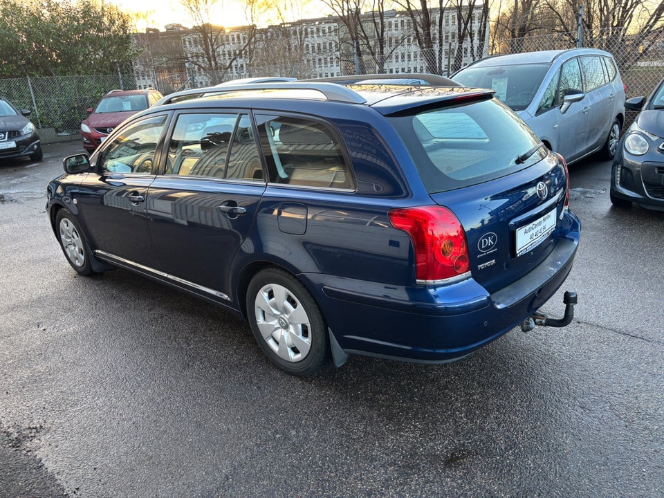 Toyota Avensis 2,4 Sol stc. aut. 5d