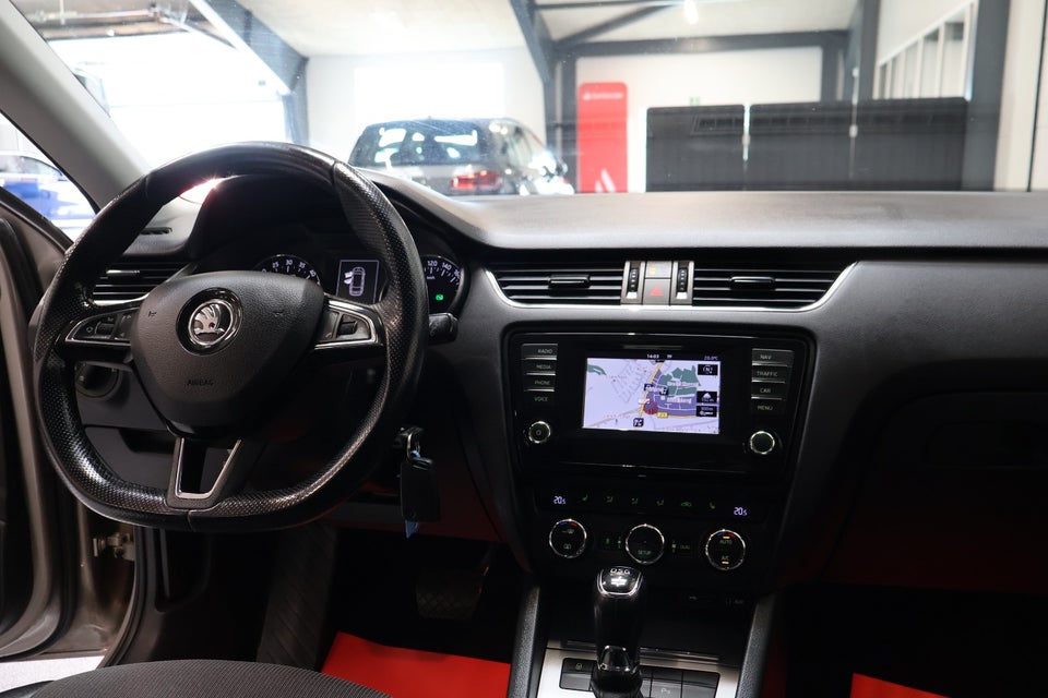 Skoda Octavia 1,6 TDi 105 Ambition Combi DSG 5d