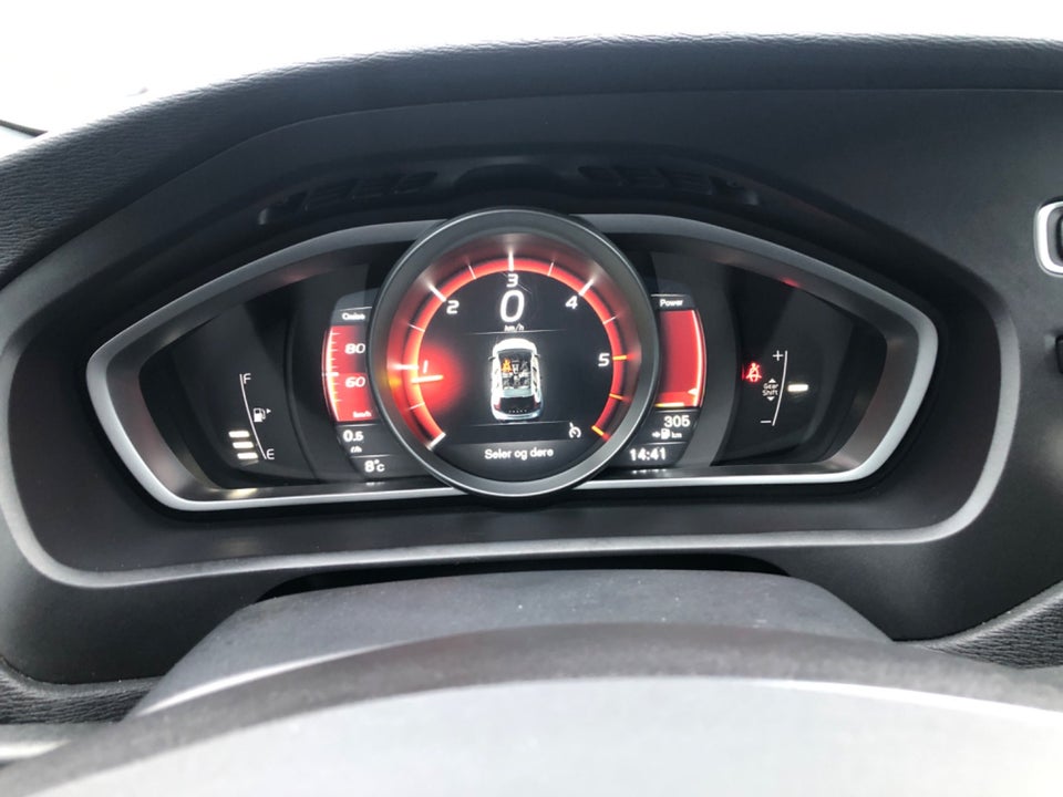 Volvo V40 CC 2,0 D2 120 Momentum 5d
