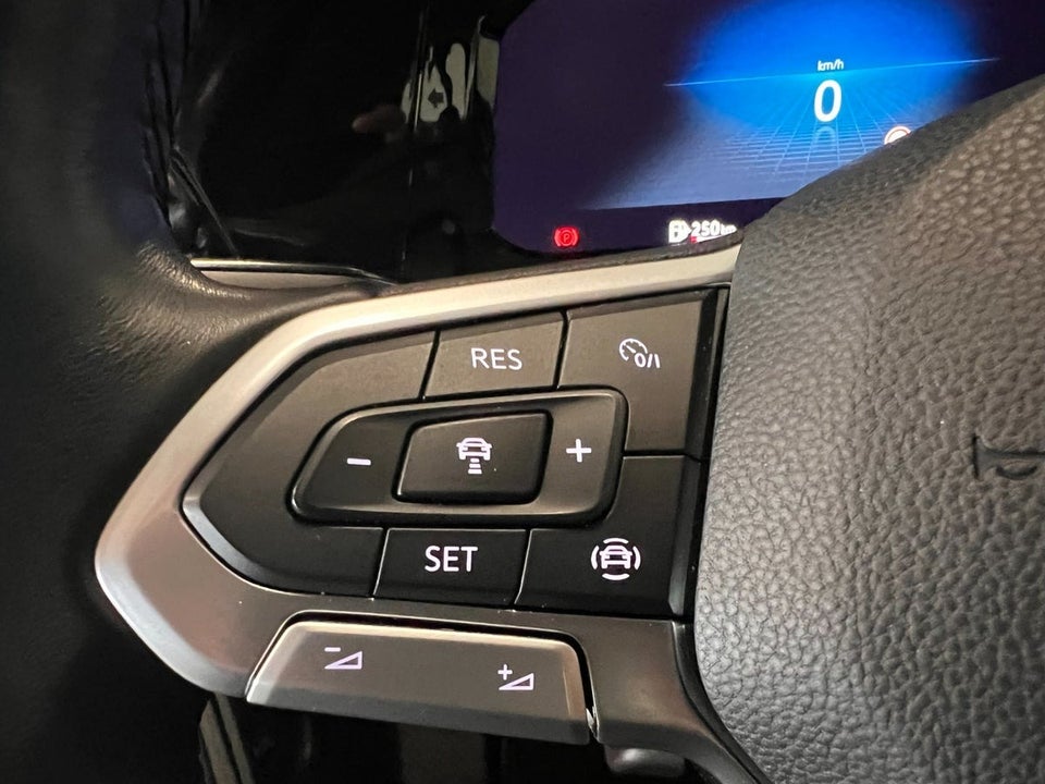 VW Golf VIII 1,5 TSi 130 Life 5d