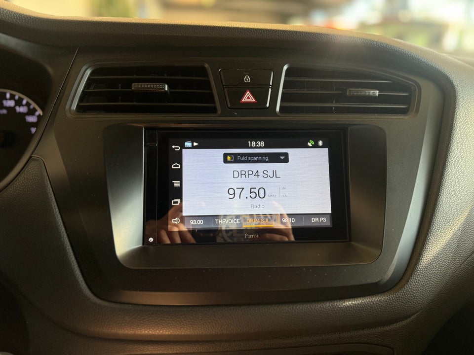 Hyundai i20 1,25 EM-Edition 5d