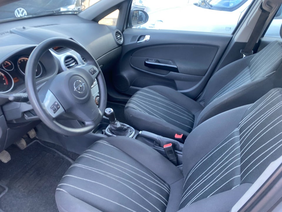 Opel Corsa 1,4 16V Cosmo 5d