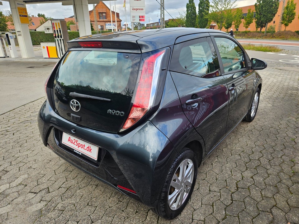 Toyota Aygo 1,0 VVT-i x-touch 5d