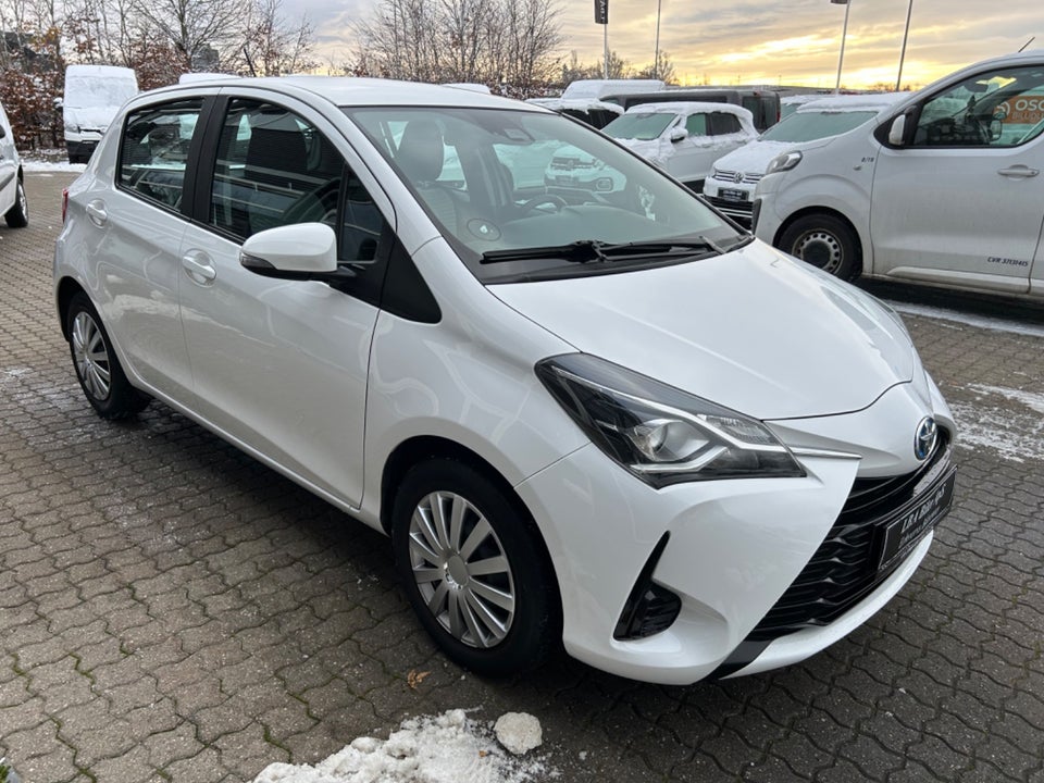 Toyota Yaris 1,5 Hybrid H3 e-CVT Van 5d