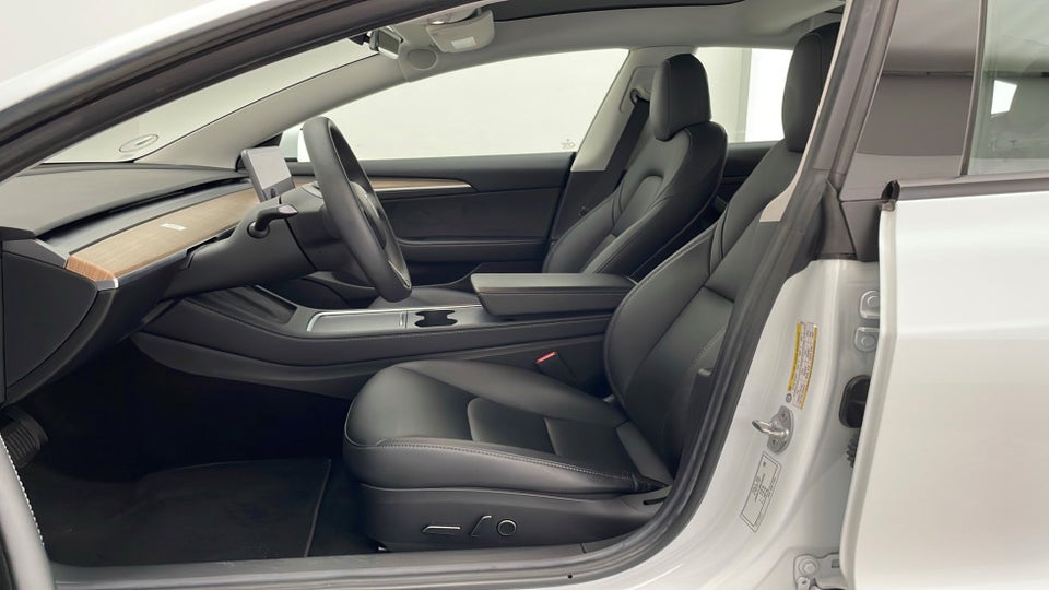 Tesla Model 3 Standard Range+ RWD 4d