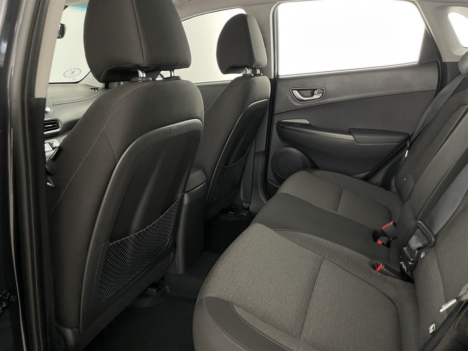 Hyundai Kona 64 EV Essential 5d