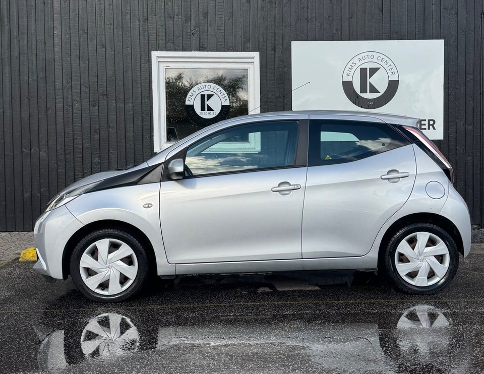 Toyota Aygo 1,0 VVT-i x-press x-touch 5d