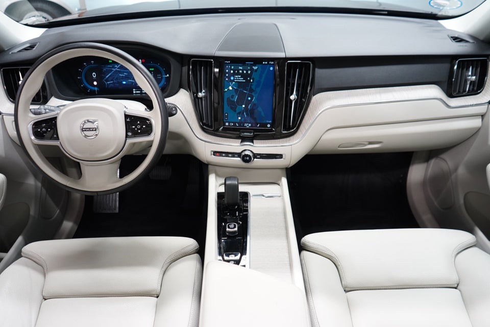 Volvo XC60 2,0 T6 ReCharge Plus Dark aut. AWD 5d