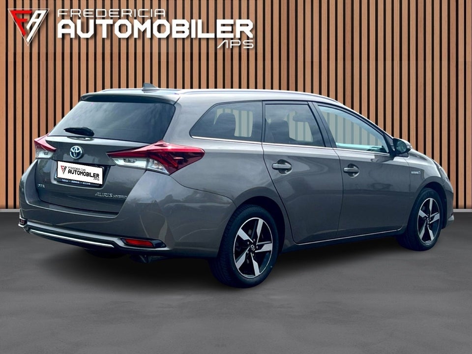 Toyota Auris 1,8 Hybrid H2 Touring Sports CVT 5d