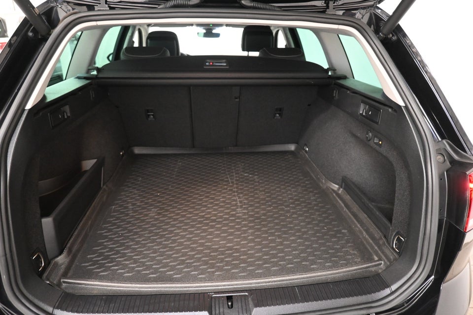 VW Passat 1,4 GTE High Variant DSG 5d