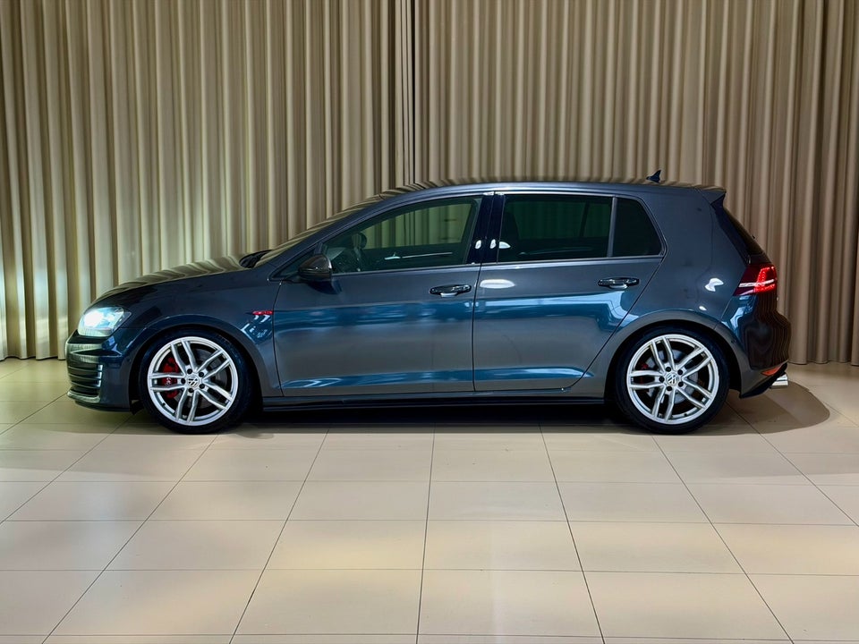 VW Golf VII 2,0 GTi Performance DSG BMT 5d