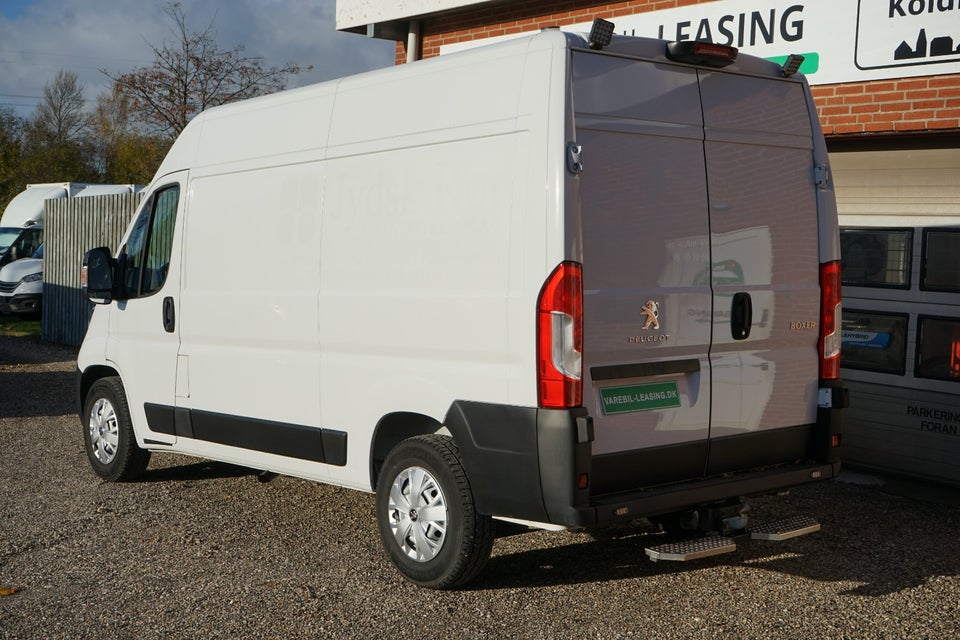 Peugeot Boxer 333 2,2 BlueHDi 140 L2H2 Premium