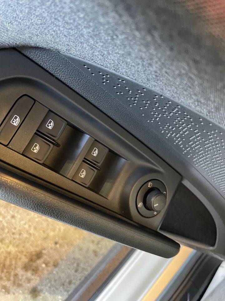 Skoda Enyaq 80 iV Plus Loft 5d