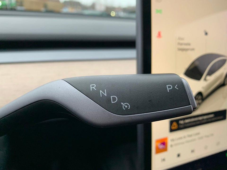 Tesla Model Y Long Range AWD 5d