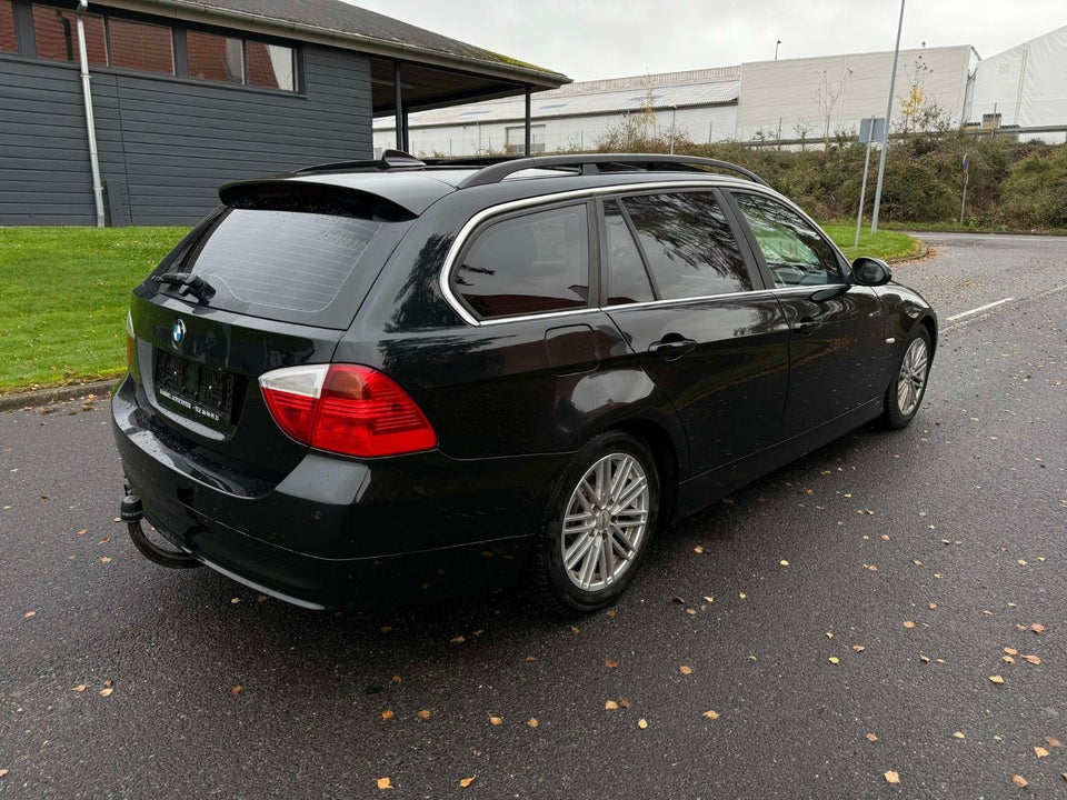 BMW 325i 2,5 Touring aut. 5d