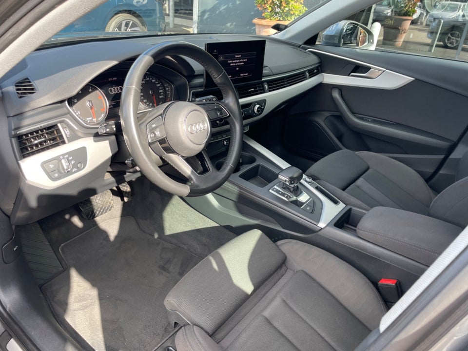 Audi A4 40 TDi Advanced Avant S-tr. 5d