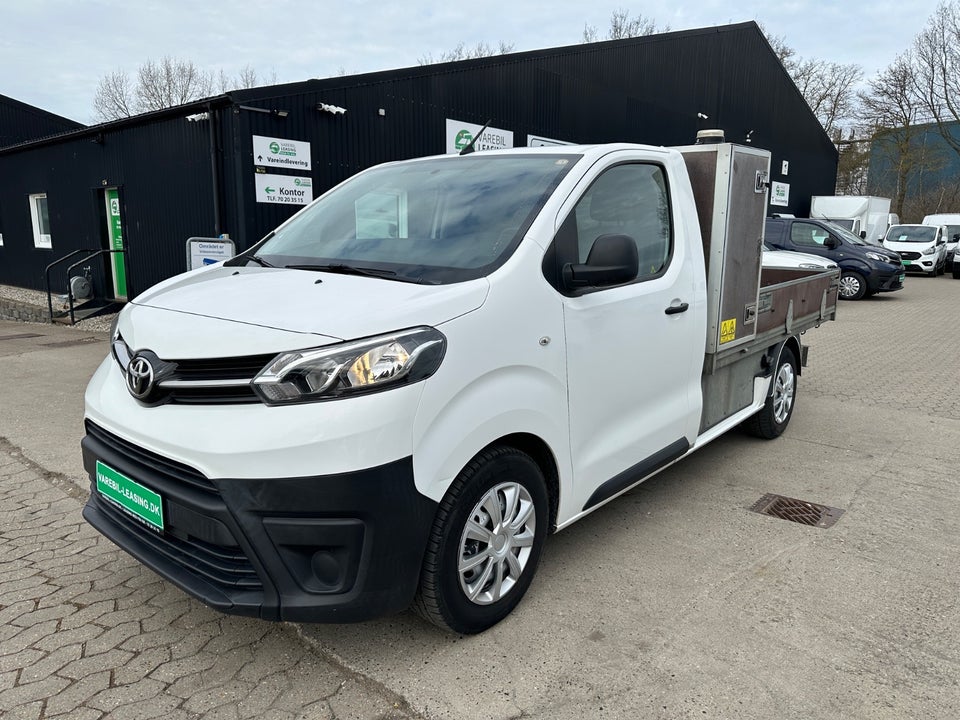 Toyota ProAce 2,0 D 120 Medium Base++ Chassis 2d