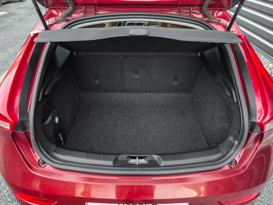 Volvo V40 1,5 T3 152 Inscription aut. 5d