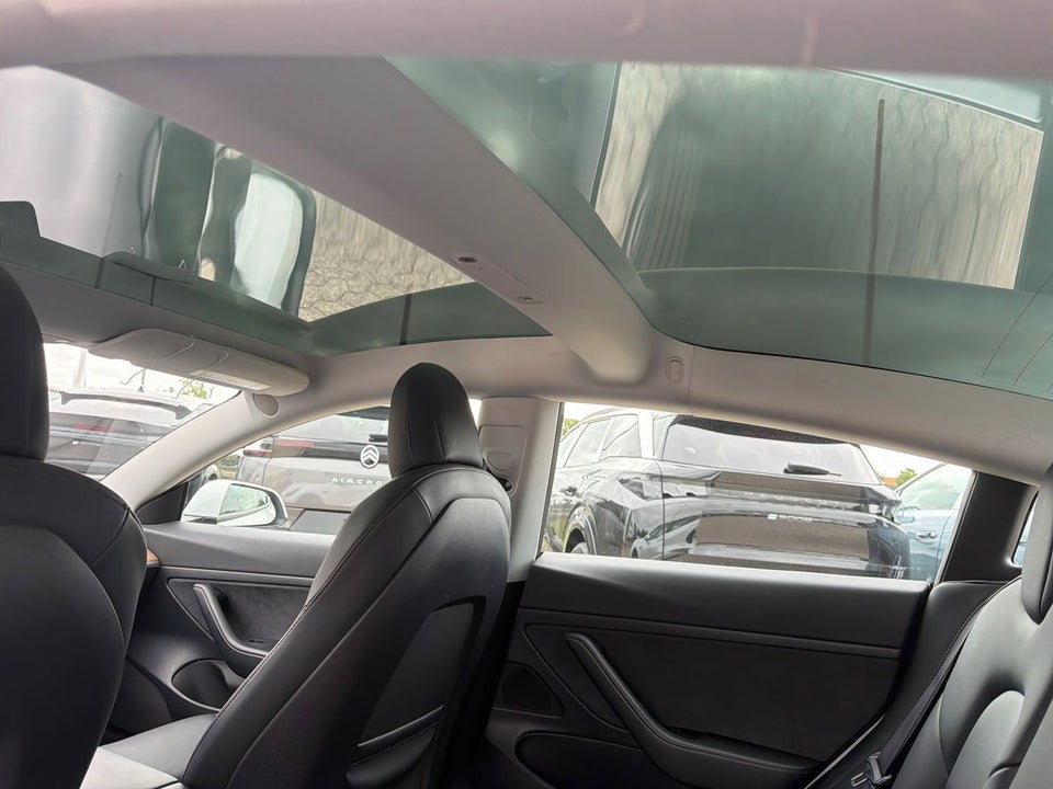 Tesla Model 3 Standard Range+ RWD 4d