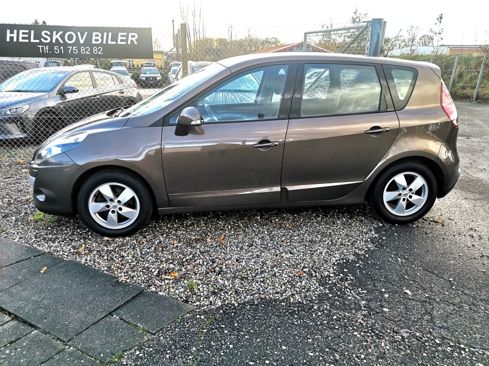 Renault Grand Scenic III 1,9 dCi 130 Dynamique 5d
