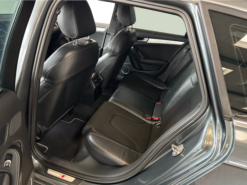 Audi A4 1,8 TFSi 170 S-line Avant Multitr. 5d