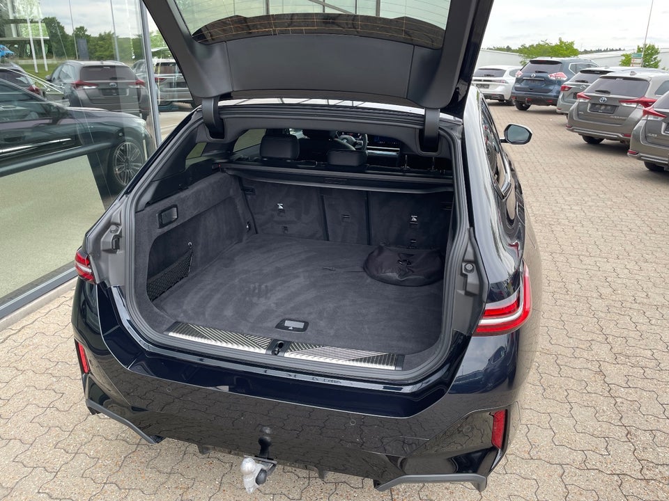 BMW i5 eDrive40 Touring Fully Charged 5d