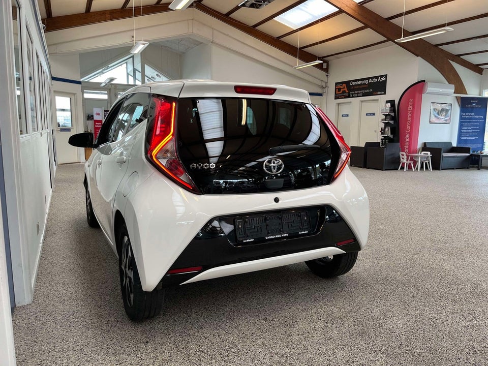 Toyota Aygo 1,0 VVT-i x-press 5d