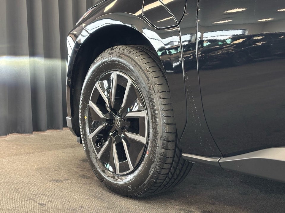 Toyota bZ4X 73 Active Tech 5d