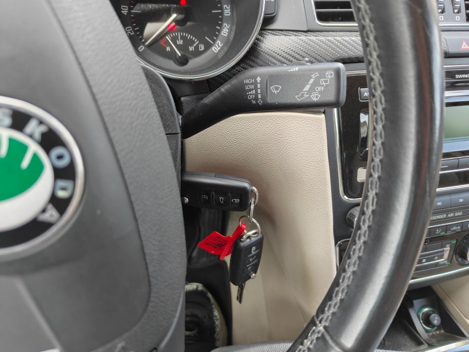 Skoda Superb 1,8 TSi 160 Elegance Combi 5d