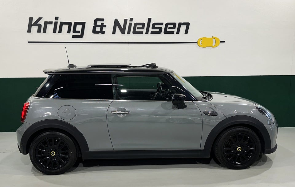 MINI Cooper SE Classic Trim 3d