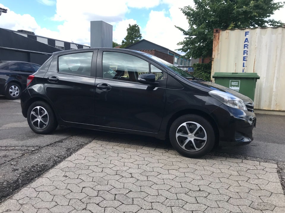 Toyota Yaris 1,0 VVT-i T2 Touch 5d