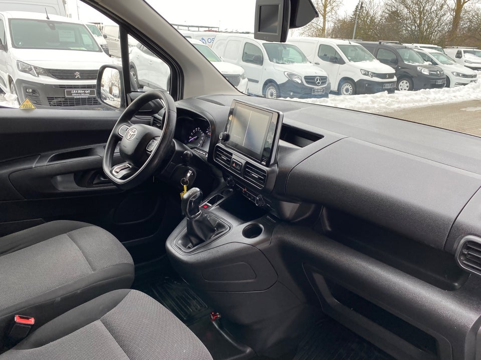 Toyota ProAce City 1,5 D 102 Medium Comfort 4d