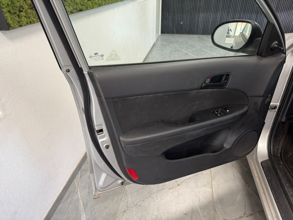 Hyundai i30 1,6 CRDi 90 Comfort 5d