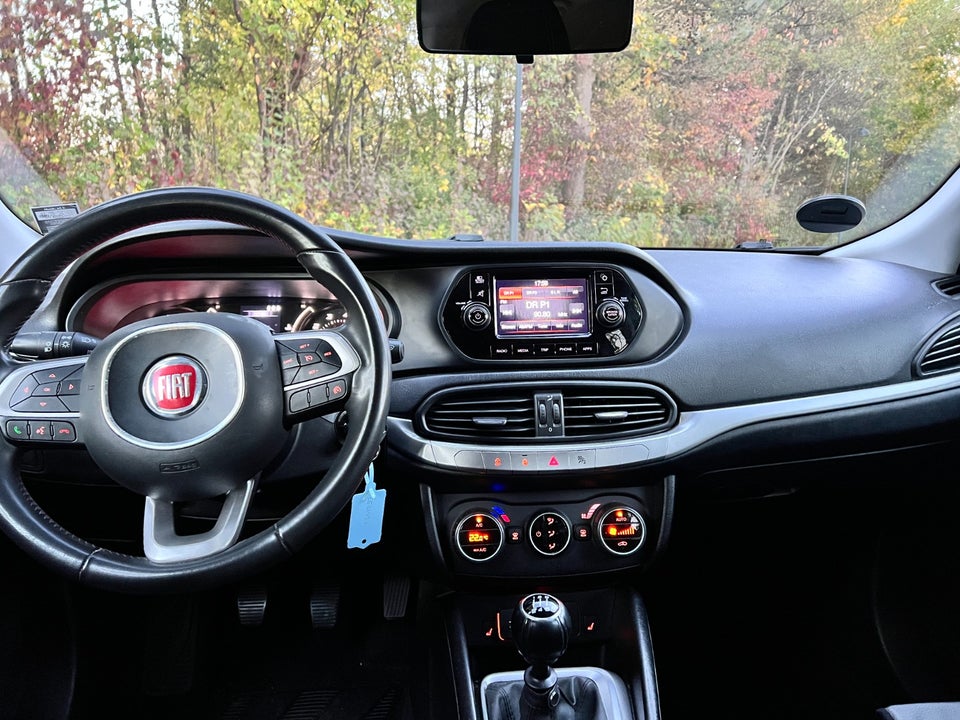 Fiat Tipo 1,4 16V Easy 5d