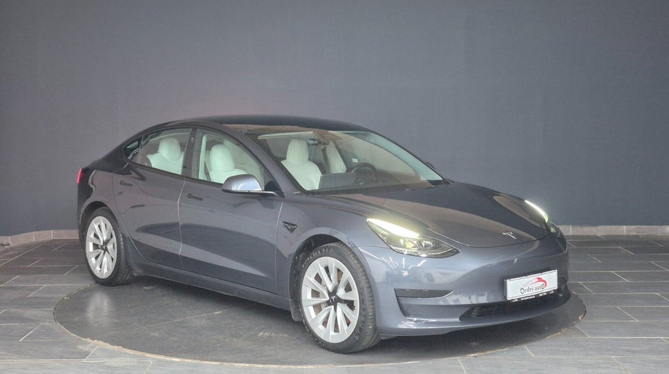 Tesla Model 3 Standard Range+ RWD 4d