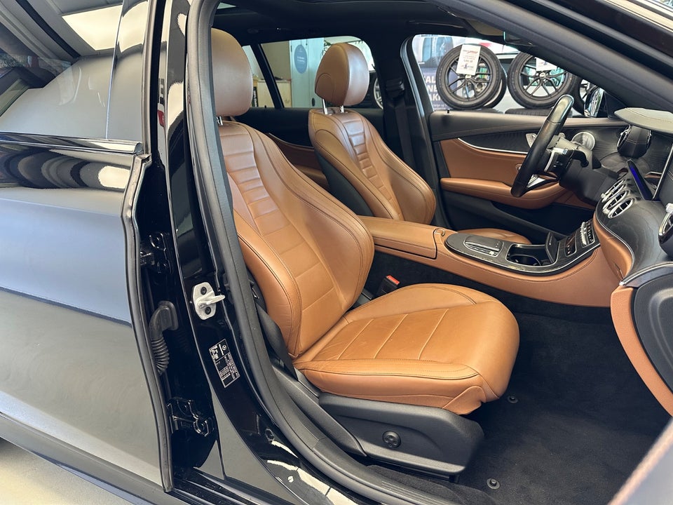 Mercedes E300 de 2,0 AMG Line stc. aut. 5d