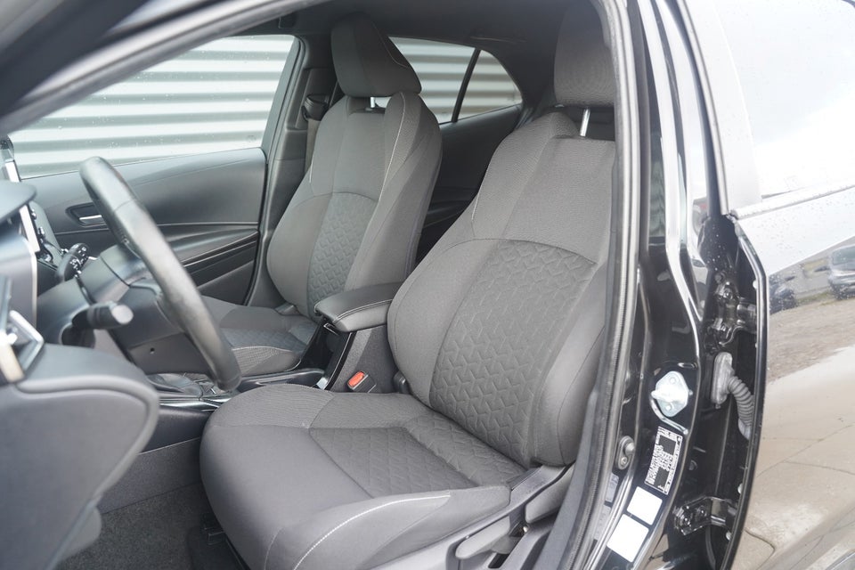 Toyota Corolla 1,8 Hybrid H3 Design MDS 5d