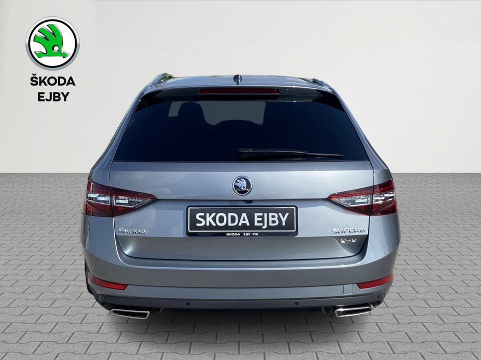 Skoda Superb 2,0 TSi 272 Business Combi DSG 4x4 5d