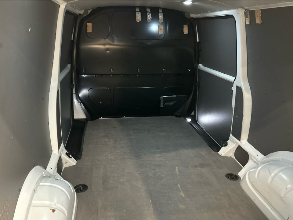 VW Transporter 2,0 TDi 150 Kassevogn DSG lang