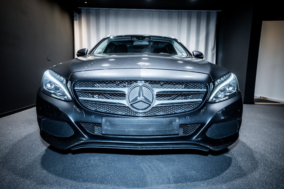 Mercedes C220 d 2,2 Avantgarde stc. aut. 5d