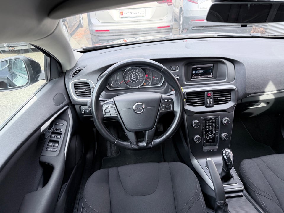 Volvo V40 2,0 D2 120 Kinetic 5d