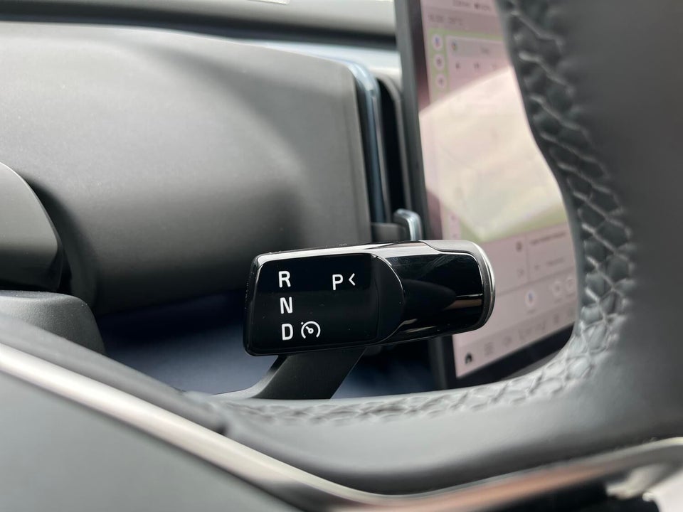 Volvo EX30 Extended Range Plus 5d