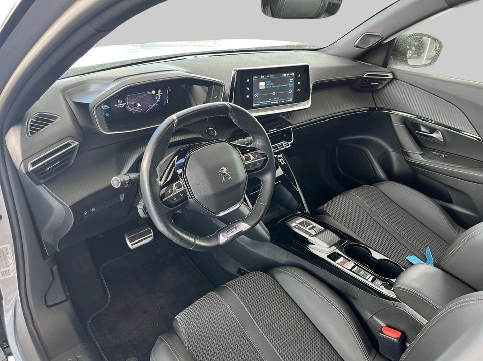 Peugeot e-2008 50 GT Sky 5d