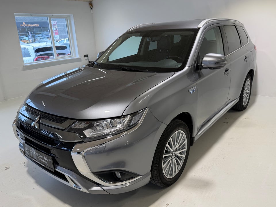 Mitsubishi Outlander 2,4 PHEV Instyle CVT 4WD 5d