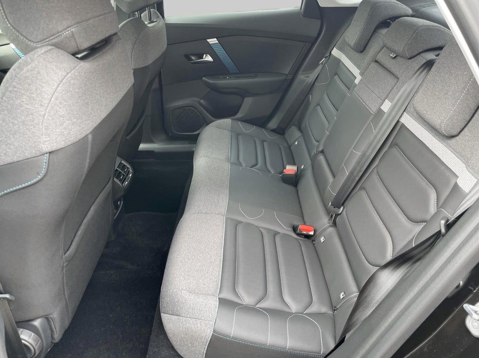 Citroën ë-C4 X 50 Shine 4d