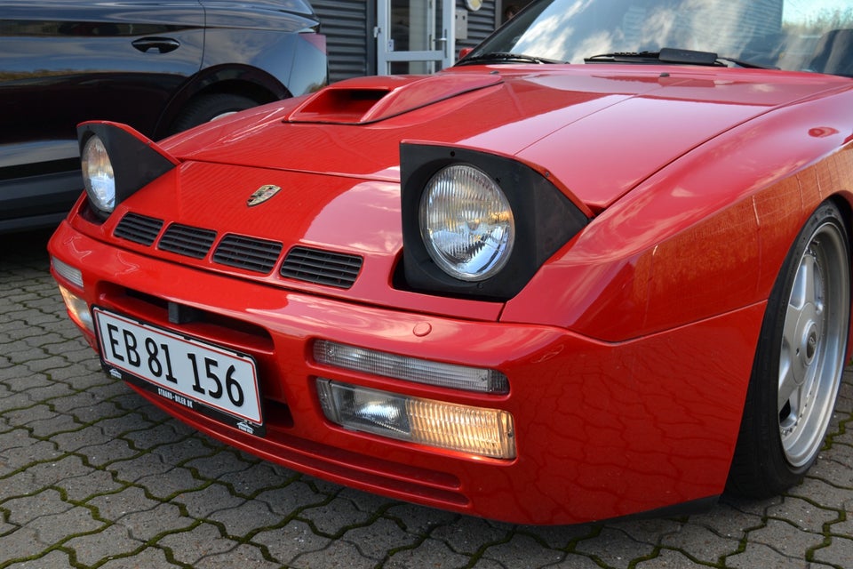 Porsche 924 2,0 Turbo 3d