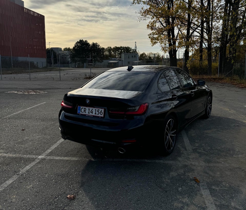 BMW 320i 2,0 Connected aut. 4d