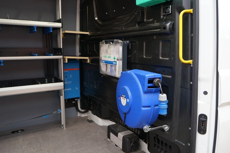 VW Crafter 35 2,0 TDi 177 Kassevogn L3H2