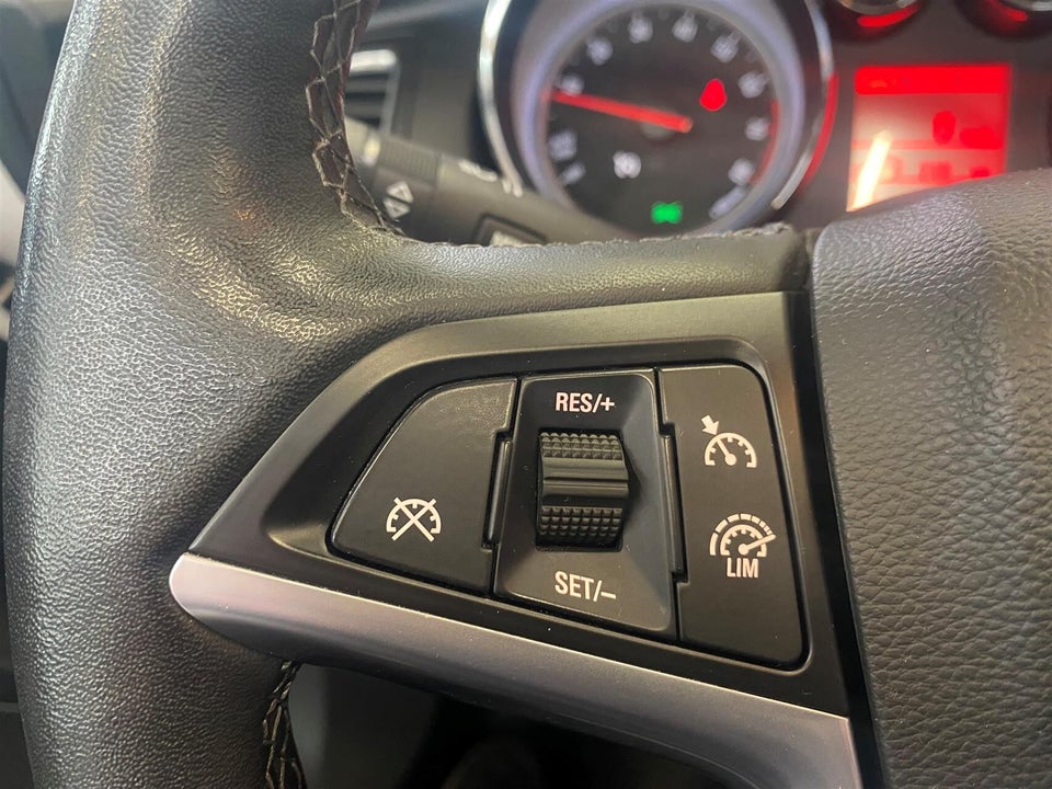 Opel Cascada 1,6 T 170 Cosmo 2d