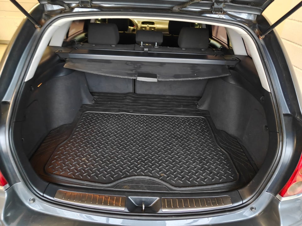 Toyota Avensis 1,8 VVT-i Sol stc. 5d